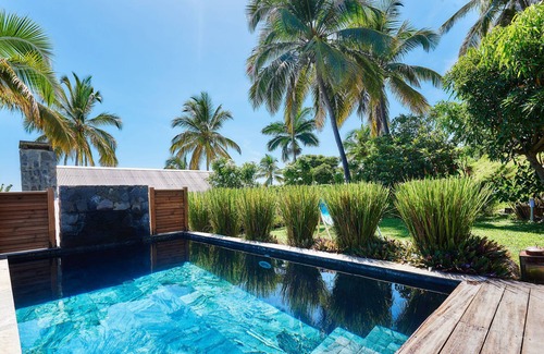 Cap Champagne Villa | La villa Paille en Queue 4p: luxury villa with swimming pool and sea view in Saint-Gilles