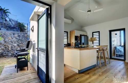 St Gilles-les-Bains Villa | La Villa Azur Saint-Gilles * - Reunion Island - Seaview, Pool, Beach & BBQ!