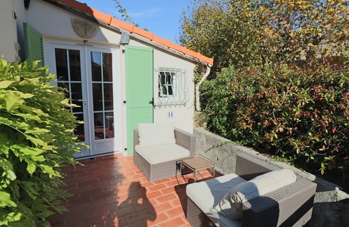 Vence Hotel | LA Villa Roseraie , Hotel Familial Ouvert Toute L Annee Animaux Acceptes