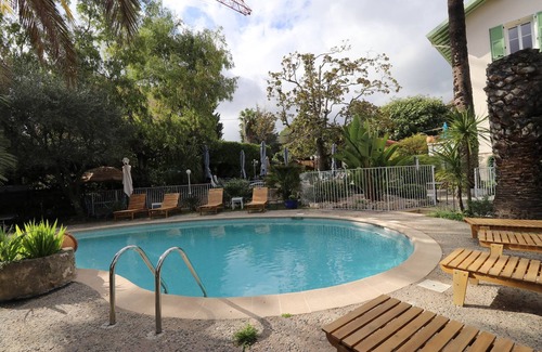 Vence Hotel | LA Villa Roseraie , Hotel Familial Ouvert Toute L Annee Animaux Acceptes