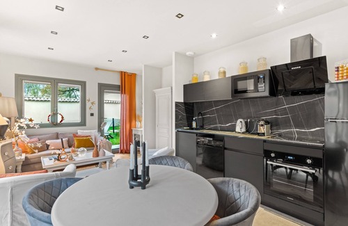 Les Serres - Vivier Apartment | La Villa Serenna - Appt avec jardin, 15 mn de Lyon