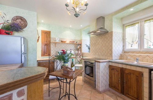 Auxant House | La Villanelle
