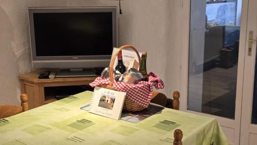 Guillac House | La Ville Hello, A Spacious House, Sleeps 9, In Rur