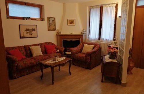 Introdacqua House | La villetta di Capolaia