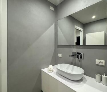 Sarnico Apartment | La Vita LakeView - Garden & Pool