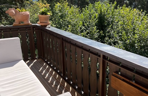 Sagogn Apartment | Laax, Gemütliche Ferienwohnung im Wald in Salums, Ruhe und Natur pur