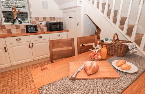 Peak District Cottage | Laburnum Cottage