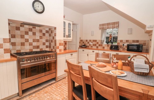 Peak District Cottage | Laburnum Cottage