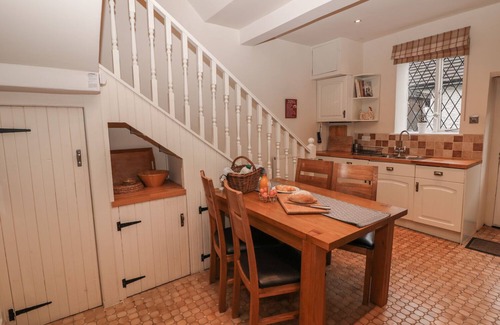 Peak District Cottage | Laburnum Cottage