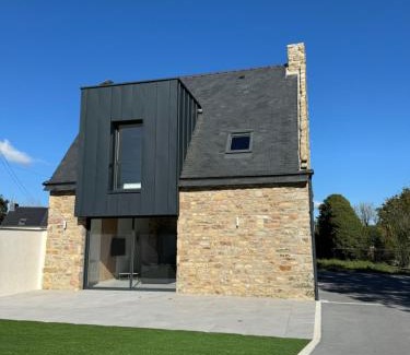 Plougoumelen House | Lacave