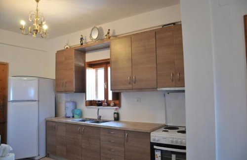 Layia House | Laconian Bay