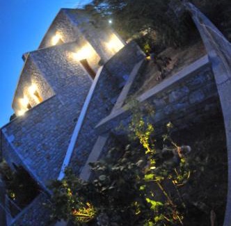 Layia House | Laconian Bay