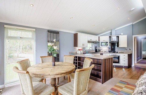 Congleton Ski Chalet | Ladera Luxury Lodge 3