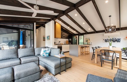 Flinders House | Lady Abigail in Flinders