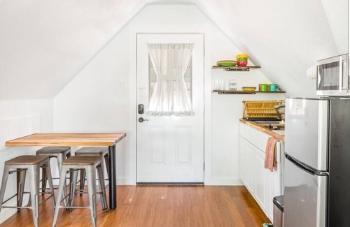Holly Apartment | Lady Bird Lake Trail Guest House - Holly - Weekly Discount