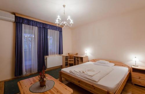 Kaposvar Bed & Breakfast | Laetitia Panzió