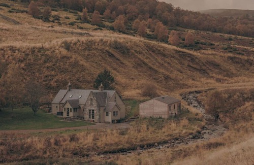 Ballater House | Laggan cottage where art and nature meet