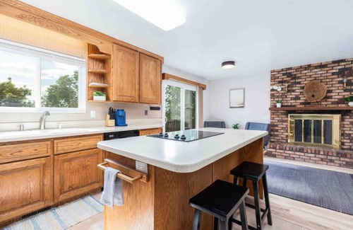 Farmington Apartment | Lagoon Basecamp-Hot Tub, Large Deck, Valley View!