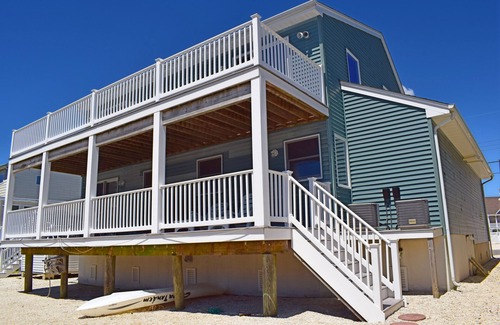 Beach Haven West House | Lagoon waterfront family vacation minutes to BEACH LBI