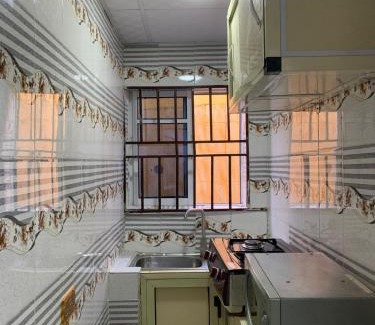 Somolu Apartment | Lagos 1-Bed Apt Sleeps 2 with AirCon & Parking