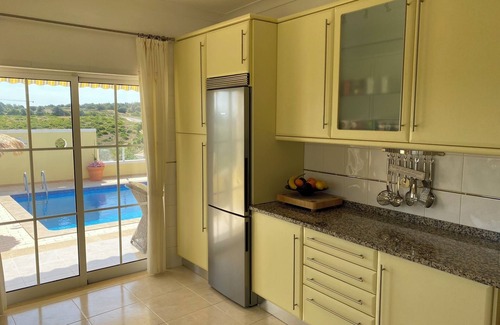 Chinicato Villa | Lagos - Meia Praia Family Friendly Villa Private Pool Mountain Views