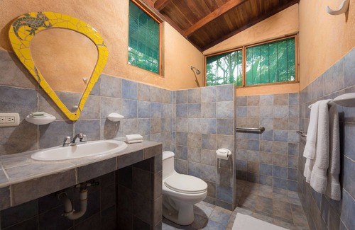 Tortuguero Cabin | Laguna Lodge Full Board