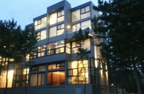 Goseong-gun Condo | Lahene Poolvilla