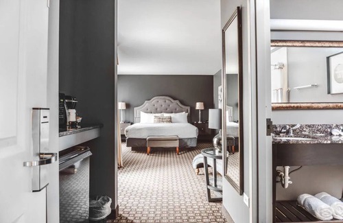 Zion House | Laid-Back Comfort w/Firepits, Books, Gym & Morning Breakfast Buffet