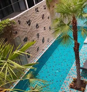 Pratumnak Hill Apartment | Laid back tropical garden Pattaya