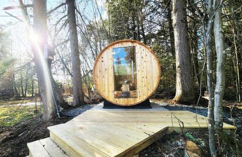 Loch Sheldrake House | Lake Access! Catskill Cozy Home- Hot-Tub, Sauna
