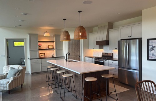 Cushing House | Lake Alexander + Sleeps 4 Families + Lakeside + Fire Pit