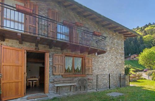 Cosio Valtellino House | Lake and Mountain Holiday
