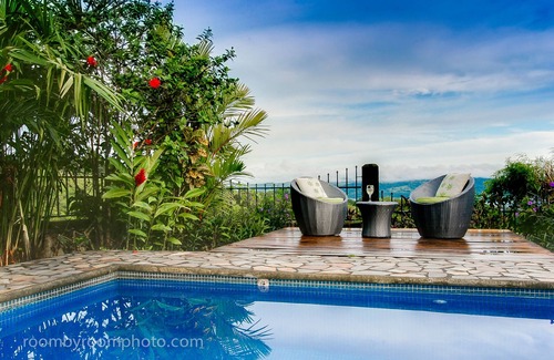 El Millon Ski Chalet | Lake Arenal-Stunning views of the lake, volcano and jungle.