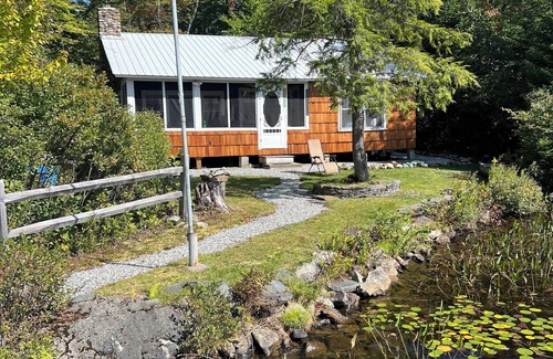 Warren Cabin | Lake Armington charming Lakefront 3-bedroom cabin. No Cleaning/Pet Fees