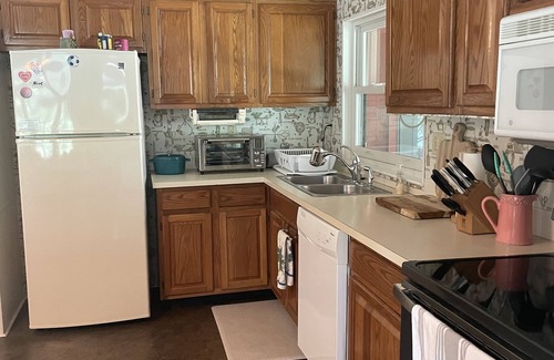 Austin Cottage | Lake Austin waterfront retreat sleeps 6!