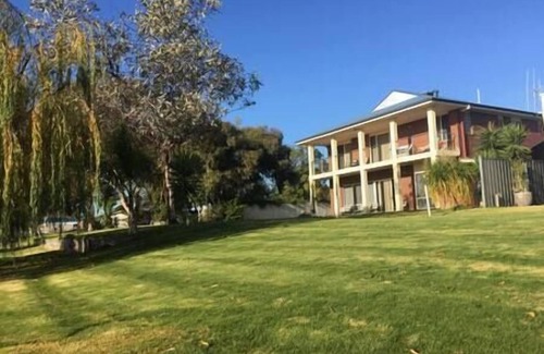 Lake Boga House | Lake Boga Waterfront
