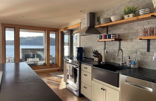 Bomoseen House | Lake Bomoseen, Vermont 4 bedroom upscale house near ski areas