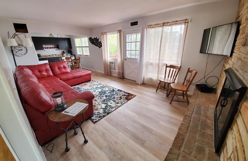 Camdenton Cabin | Lake Breeze Resort