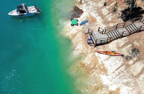 Hoffman Ski Chalet | Lake Brockman Tourist Park - Cabin