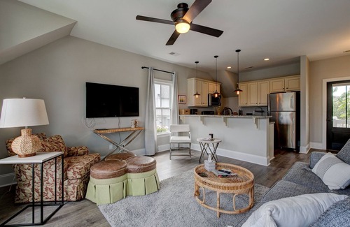 Huntcliff Cottage | Lake Carolina Coach Cottage/Amazing stay/Columbia,S.C.