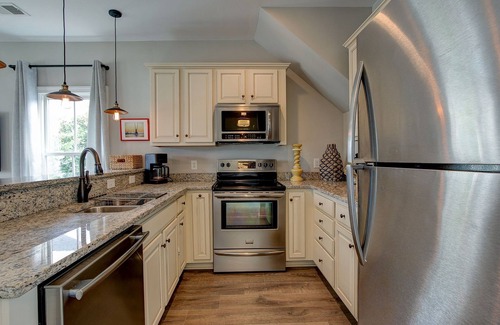 Huntcliff Cottage | Lake Carolina Coach Cottage/Amazing stay/Columbia,S.C.