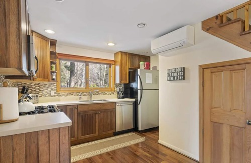 East Jordan House | 🏖LAKE CHARLEVOIX DIRECT WATERFRONT - Hoist Mooring Kayaks Paddleboards
