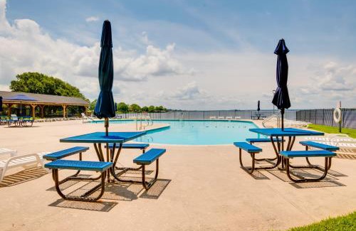 Seven Coves Apartment | Lake Conroe Condo Balcony, Views and Pool Access!