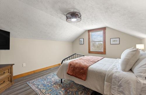 Burnside House | Lake Cumberland Cedar Hideaway