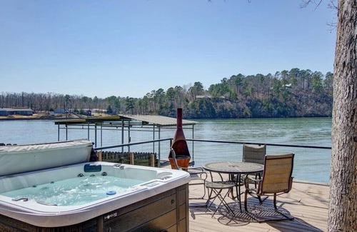 Piney House | Lake days, cozy nights, unforgettable memories.
