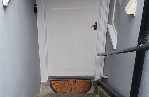 Grange-over-Sands Apartment | Lake District apartment with wonderful sea views across Morecambe Bay