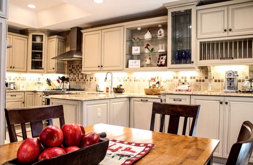 Treasure Lake House | Lake Dreams, A Luxury 5-Bedroom Lakefront Home with Hot Tub