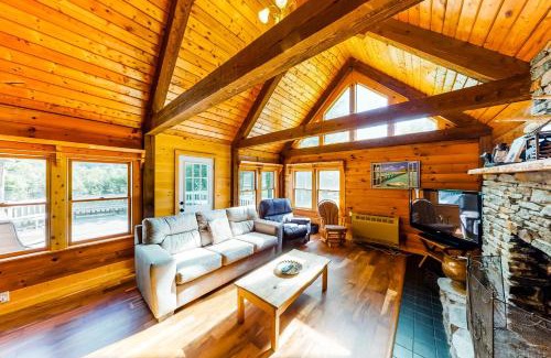 Green Mountains House | Lake Eden Escape