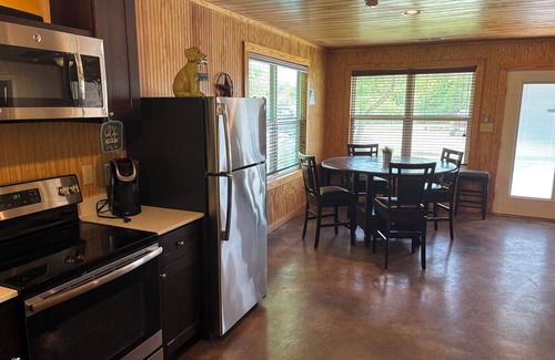 Frisco House | Lake Escape - 16 Person Bunkhouse.