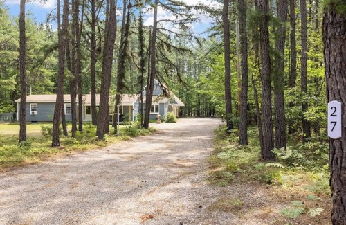 Freedom House | Lake Escape Family & Pet Friendly with Dock Access